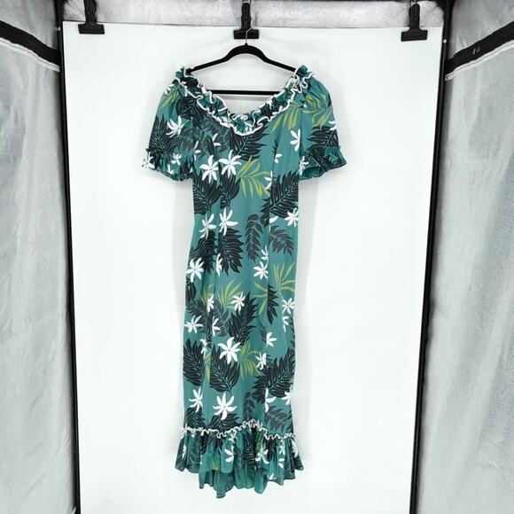 Vintage MD Fashion Green and White Ruffled Long Hawaiian Dress - Size L - Picture 1 of 10